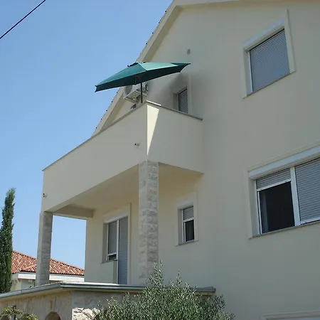 Antonella Apartman *