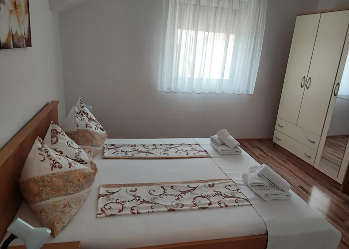 Antonella * Betina (Sibenik-Knin)