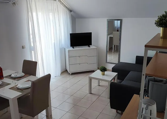 Antonella * Betina (Sibenik-Knin)